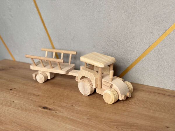 Traktor z wozem z polskiego drewna zabawka dla dzieci Montessori
