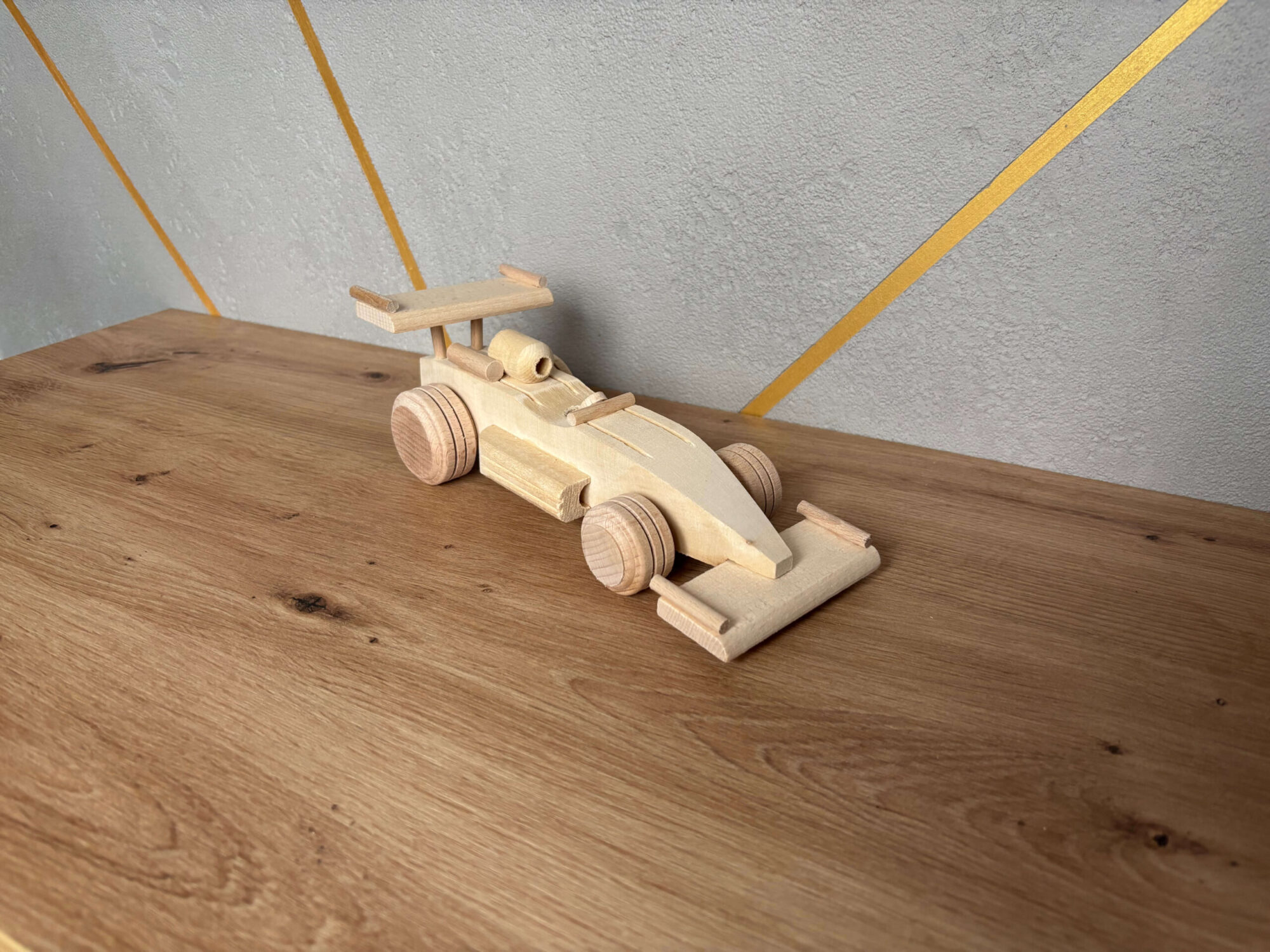 Wyścigówka f1  zabawka dla dzieci z polskiego drewna Montessori